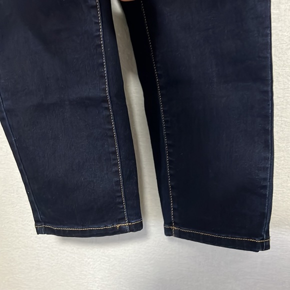 Dark Wash Denim Jeans Women’s Size 18W Sexy Stretch Straight Leg LIKE NEW - Picture 5 of 9